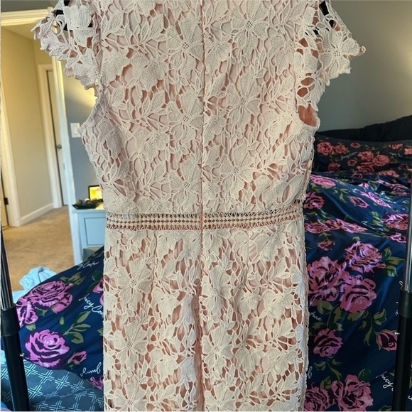 Peach Lace Midi Dress L • Floral Cutout Detail • Wedding Guest • Spring Summer - Picture 3 of 6